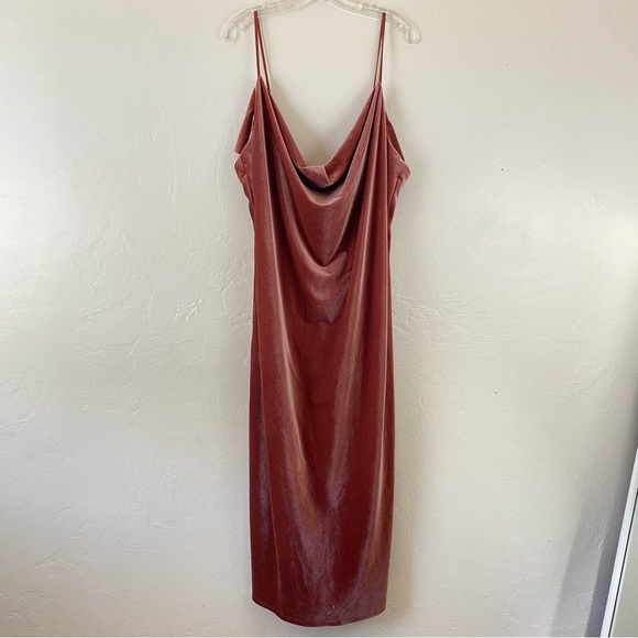 Jenny Yoo Dresses & Skirts - Jenny Yoo Collection 24 Orange Peach Crushed Velvet Spaghetti Strap Midi Dress